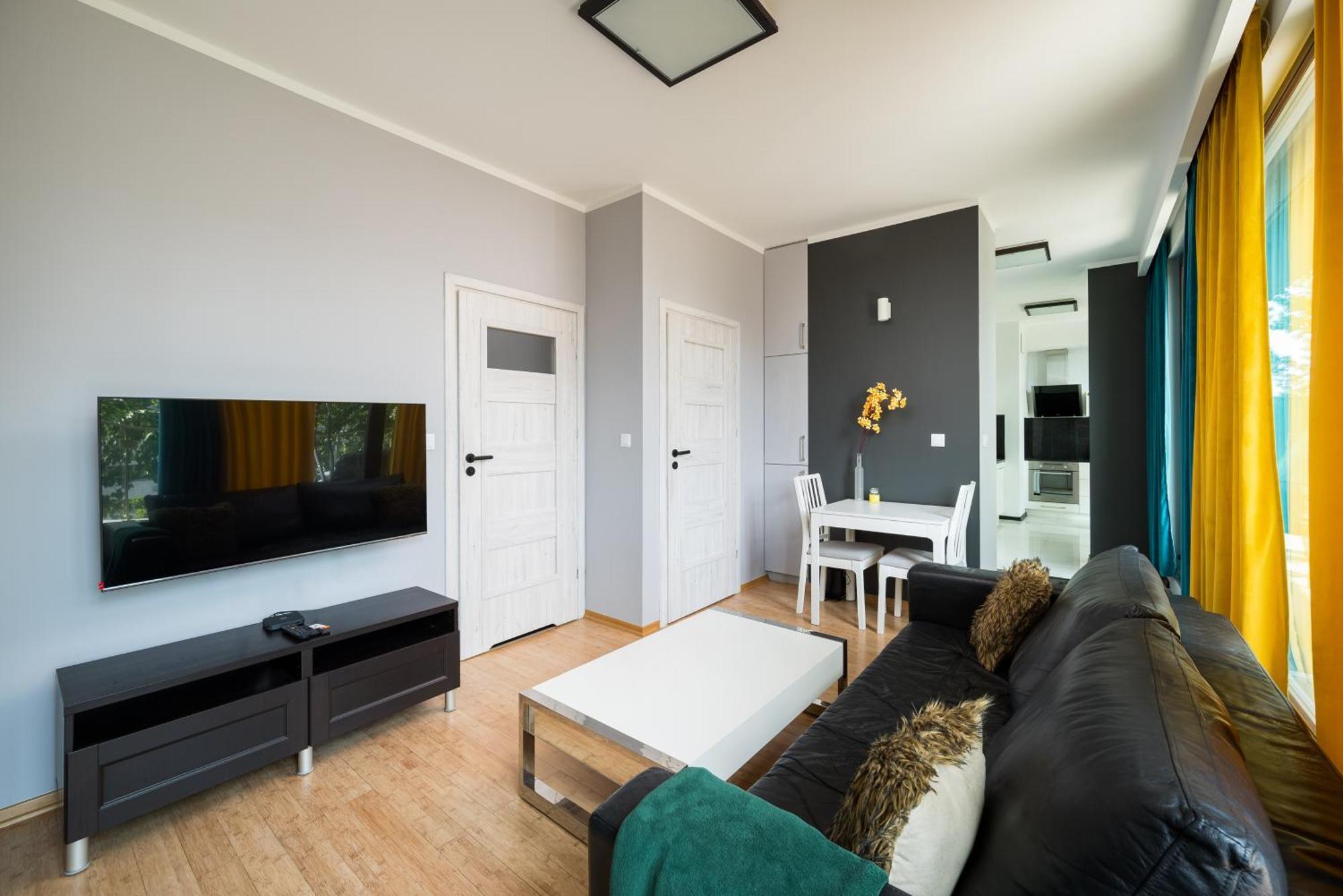 Ochota Deluxe Apartment Варшава Экстерьер фото