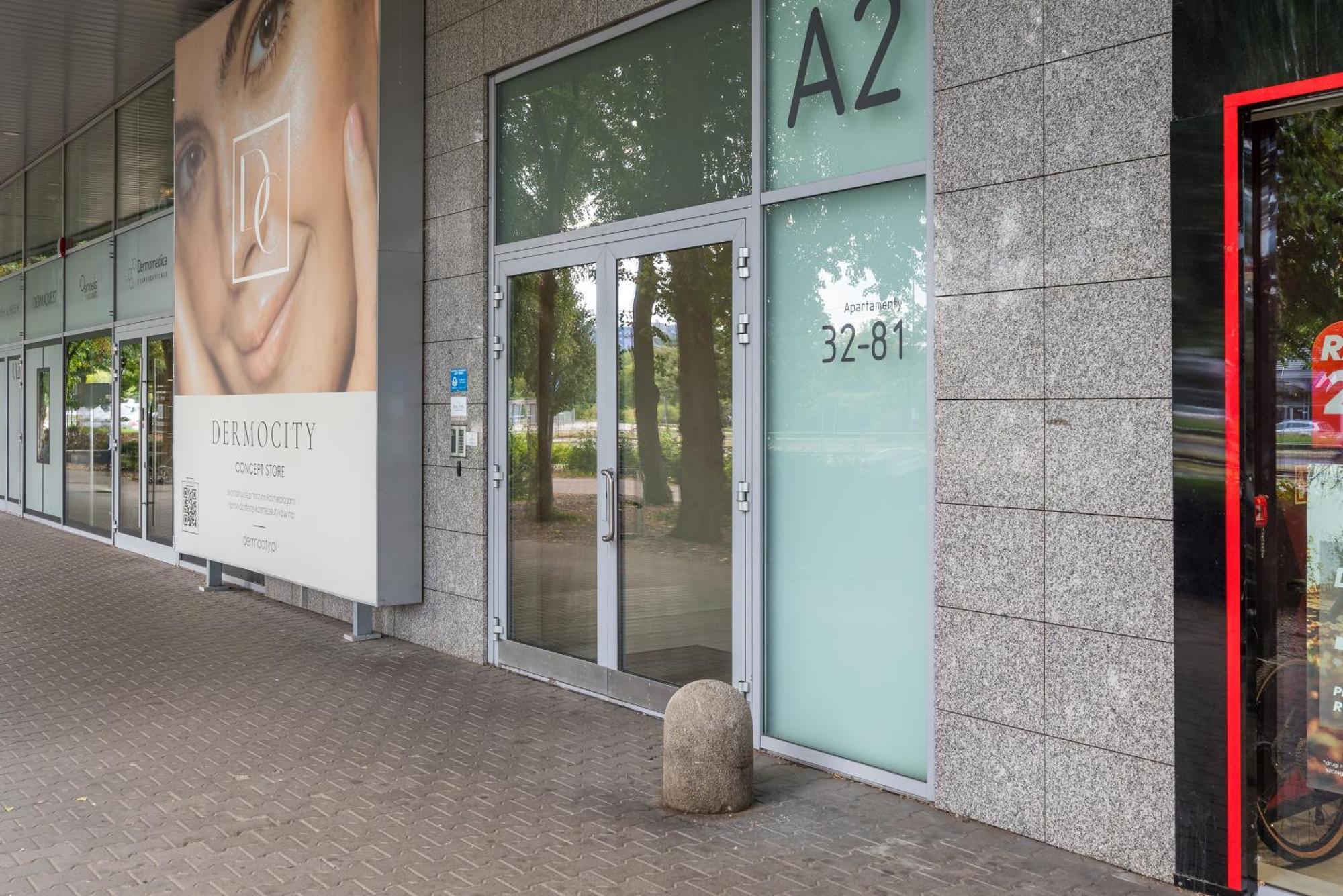 Ochota Deluxe Apartment Варшава Экстерьер фото
