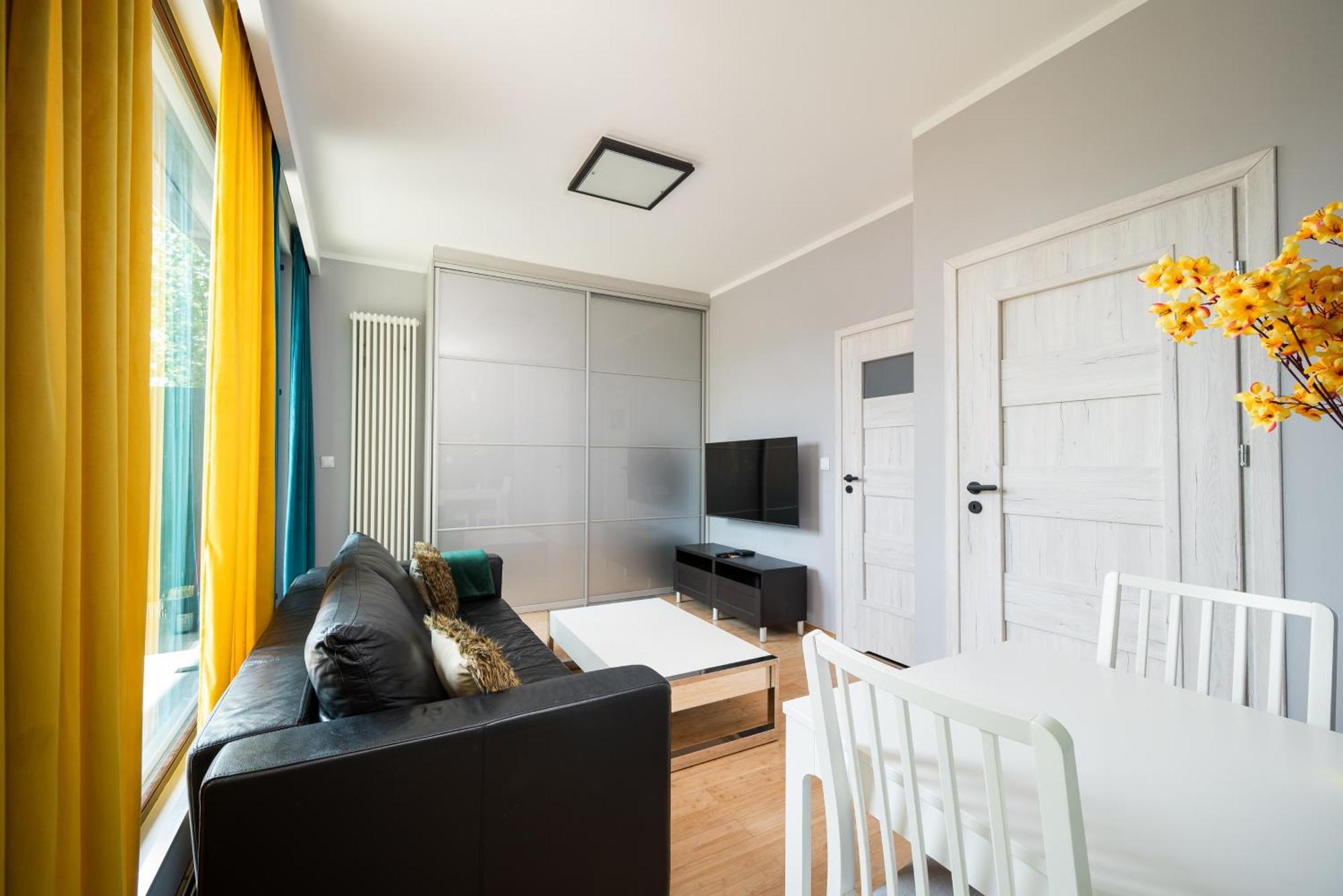Ochota Deluxe Apartment Варшава Экстерьер фото
