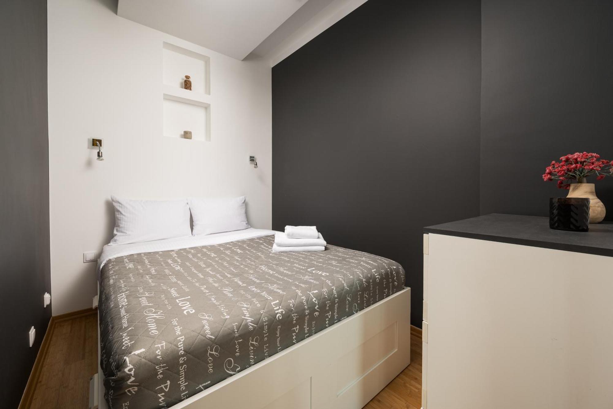Ochota Deluxe Apartment Варшава Экстерьер фото