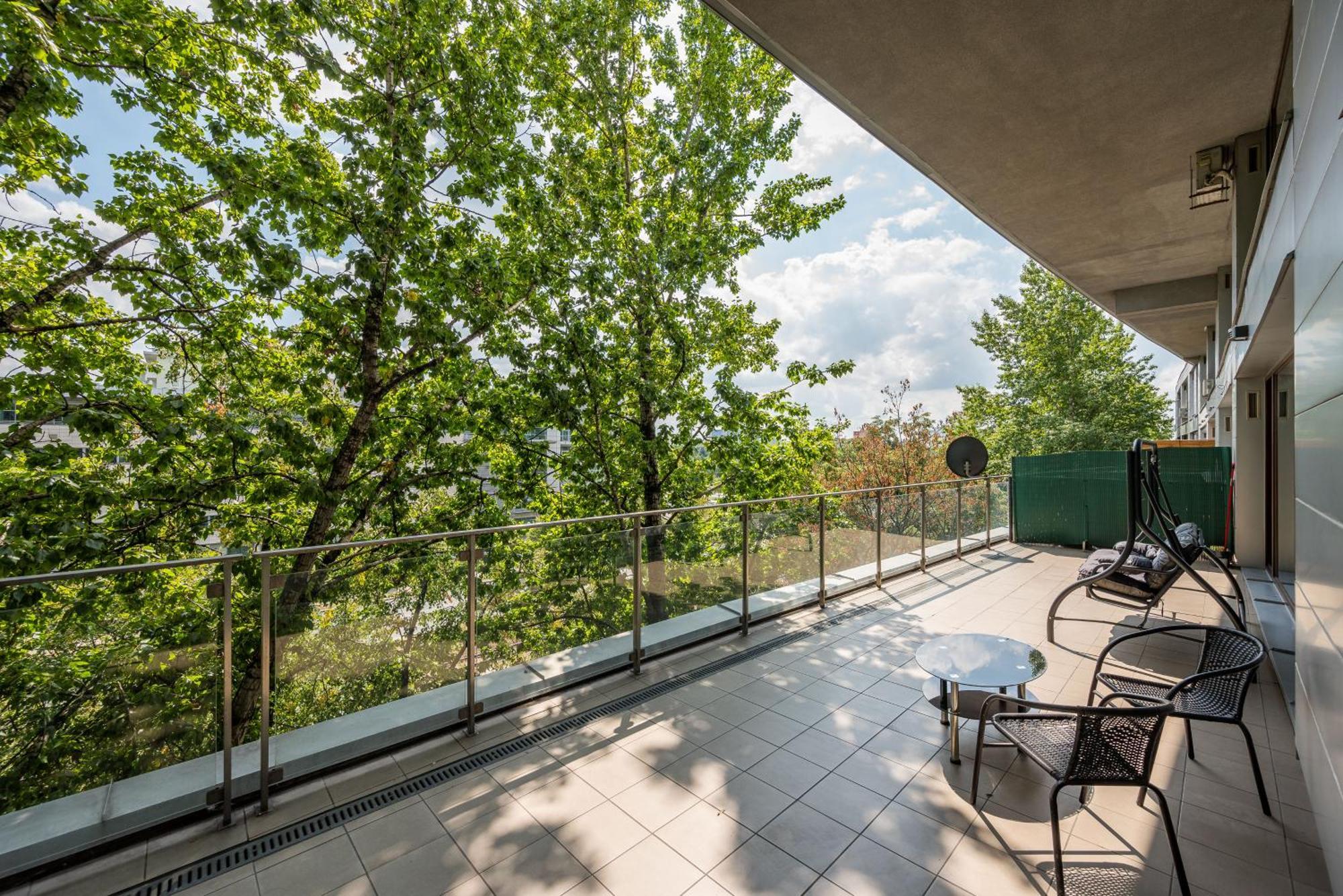 Ochota Deluxe Apartment Варшава Экстерьер фото