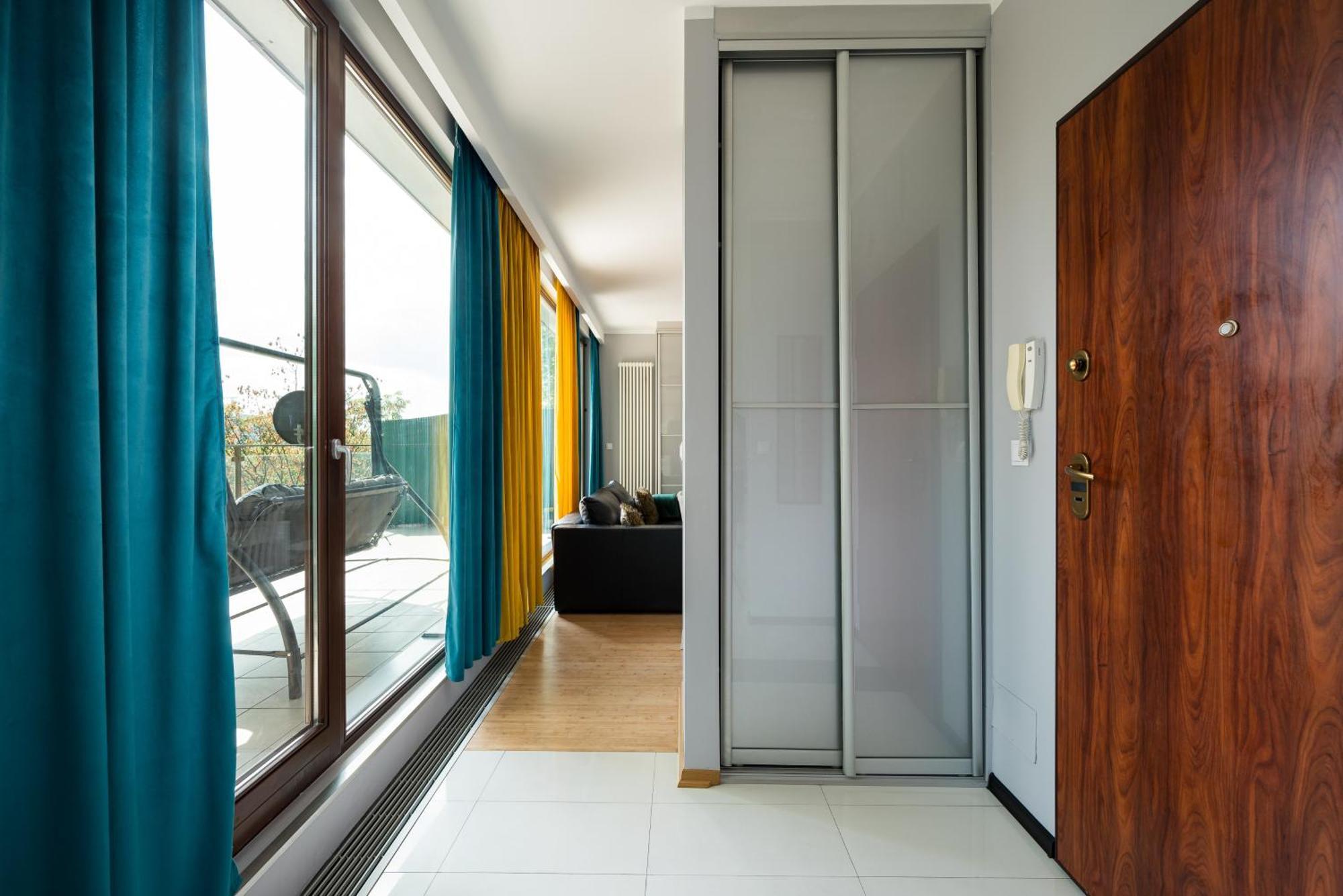 Ochota Deluxe Apartment Варшава Экстерьер фото